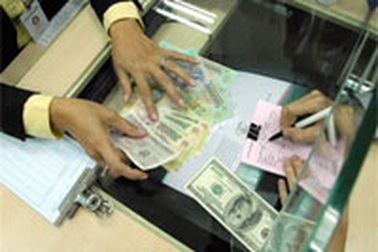 Nới lỏng tỉ giá giữa tiền đồng và USD