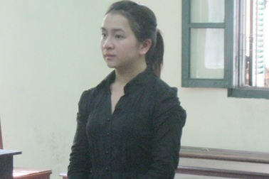 Hành khách xinh đẹp dọa … có bom trên máy bay lĩnh án