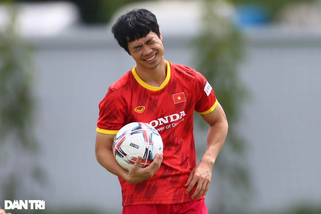 Thành Chung hội quân, Văn Quyết không tranh áo số 10 với Công Phượng - 3