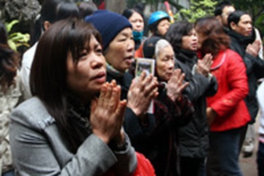 Nô nức đi lễ cầu may