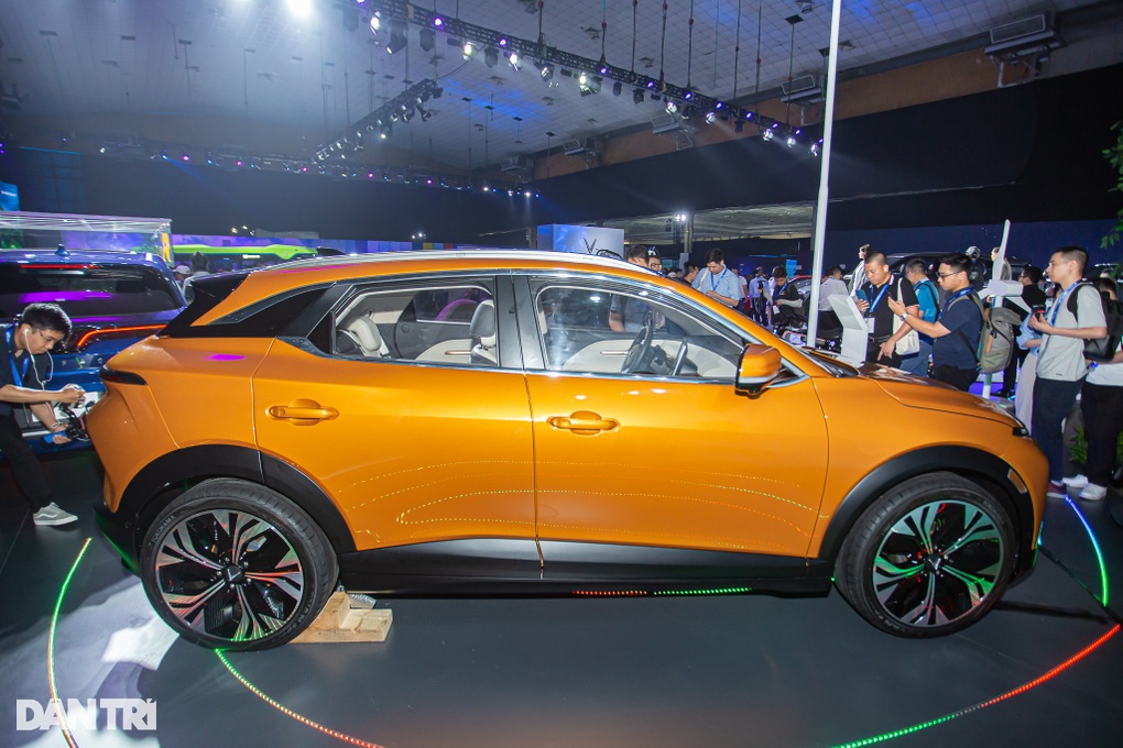 Cận cảnh VinFast VF 6 - Xe điện cạnh tranh Hyundai Creta, Kia Seltos - 10 Cận cảnh VinFast VF 6 - Xe điện cạnh tranh Hyundai Creta, Kia Seltos - 10