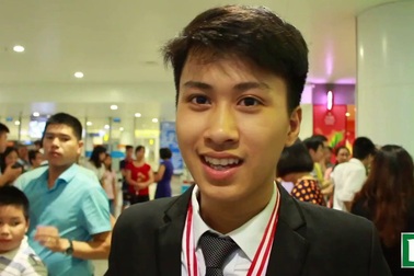 Nam sinh Quảng Bình giành “cú đúp” HCV Olympic Vật lý Quốc tế