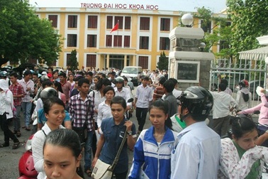 Đi cấp cứu trong khi thi vì bị đau tim