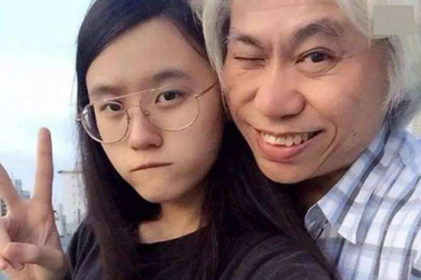 Nhạc sĩ 63 tuổi kỷ niệm 7 năm yêu nhau cùng bạn gái kém 40 tuổi