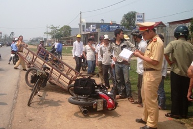 Xe ba gác “làm loạn” trên quốc lộ 1A