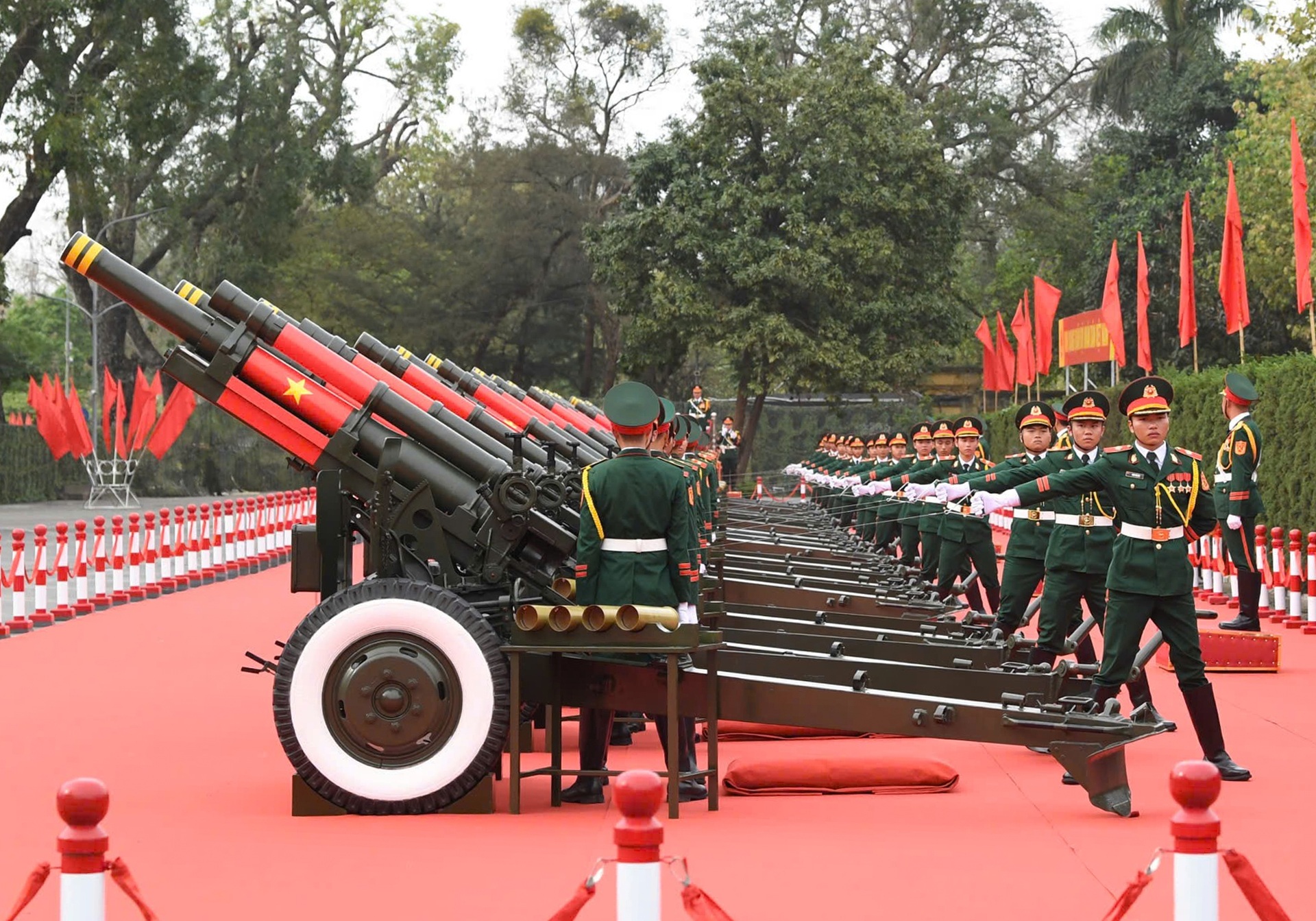 Toàn cảnh lễ đón Tổng Bí thư, Chủ tịch Trung Quốc Tập Cận Bình - 3 Toàn cảnh lễ đón Tổng Bí thư, Chủ tịch Trung Quốc Tập Cận Bình - 3