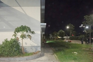 Một bệnh nhân rơi lầu bệnh viện tử vong