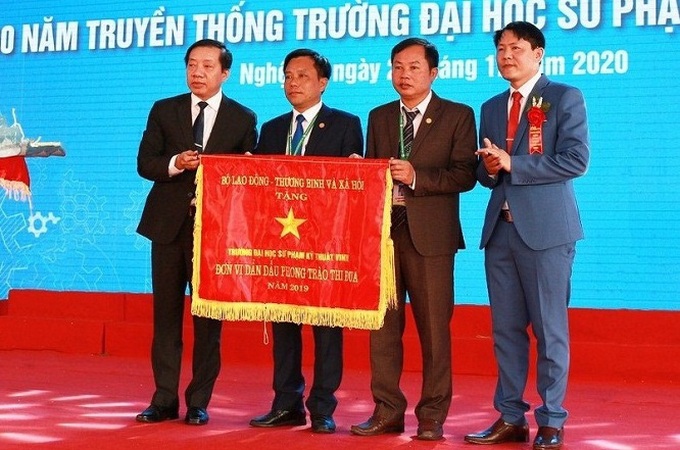 Trường Đại học Sư phạm Kỹ thuật Vinh kỷ niệm 60 năm thành lập     - Ảnh 3.