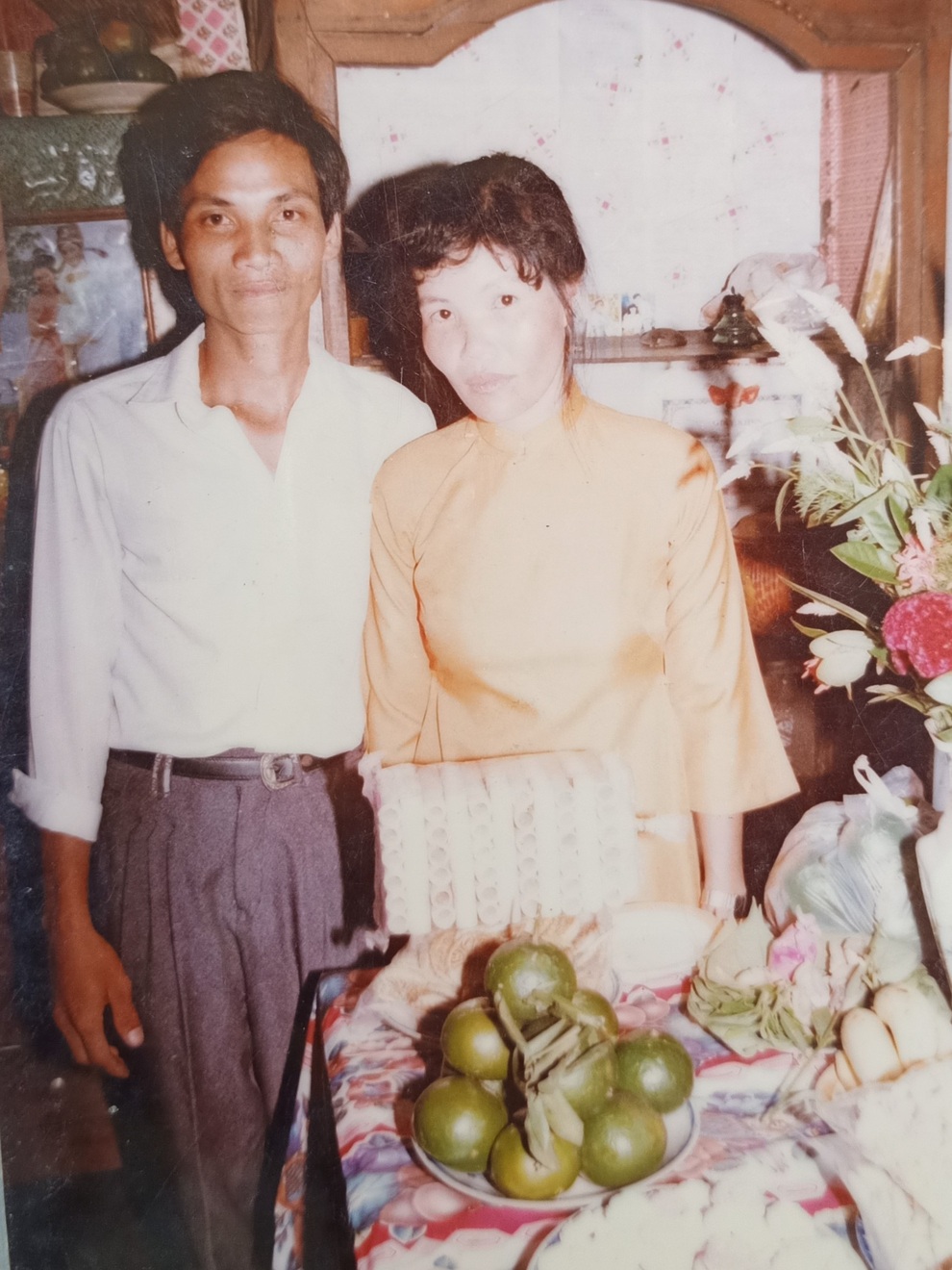 Chuyện về thương binh dành tiền vá đường, trồng hoa để làm đẹp xóm làng - 3 Chuyện về thương binh dành tiền vá đường, trồng hoa để làm đẹp xóm làng - 3