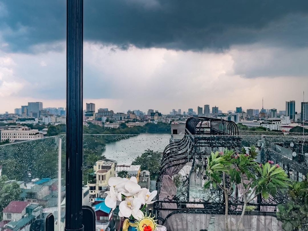 Hà Nội: 5 quán xem pháo hoa view triệu đô tại quận Hoàn Kiếm - 5 Hà Nội: 5 quán xem pháo hoa view triệu đô tại quận Hoàn Kiếm - 5