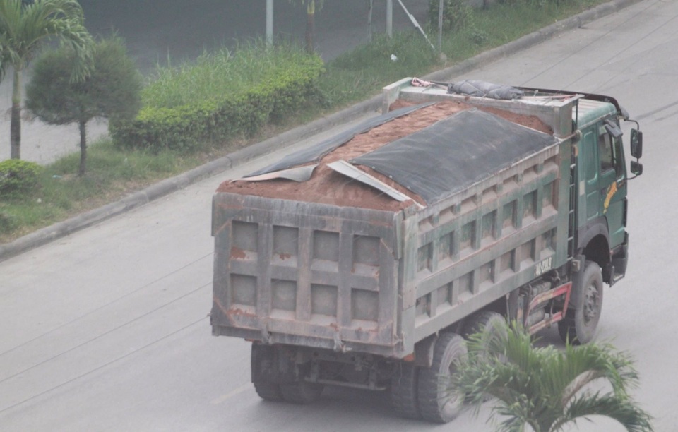 Ám ảnh những đoàn xe dấu hiệu chở quá tải chạy rầm rập trên quốc lộ - 2 Ám ảnh những đoàn xe dấu hiệu chở quá tải chạy rầm rập trên quốc lộ - 2