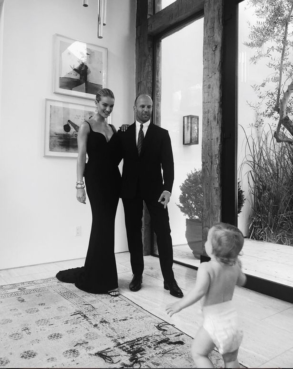 Người vận chuyển Jason Statham sắp lên chức bố lần hai ở tuổi 54 - 2 Người vận chuyển Jason Statham sắp lên chức bố lần hai ở tuổi 54 - 2