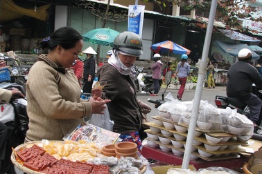 Nhộn nhịp thị trường đồ tiễn ông Táo về trời