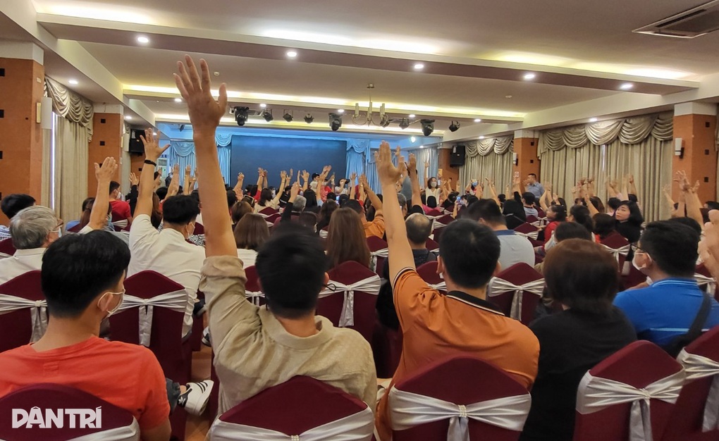 Phụ huynh chất vấn Shark Thủy: Tòa án lương tâm của các anh đâu? - 4 Phụ huynh chất vấn Shark Thủy: Tòa án lương tâm của các anh đâu? - 4