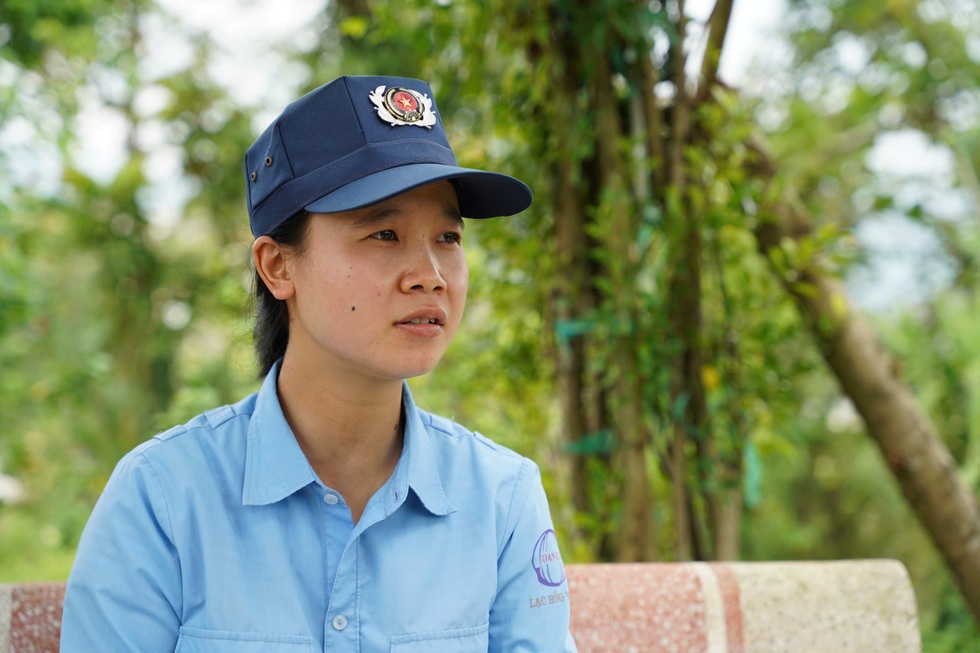 Những người phụ nữ làm công việc trông mộ, giúp việc cho... người chết - 6 Những người phụ nữ làm công việc trông mộ, giúp việc cho... người chết - 6
