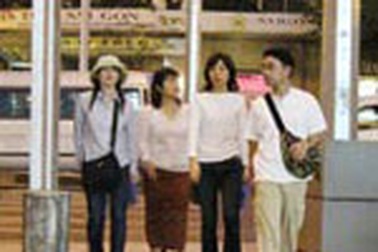 Du lịch với nghịch lý không có chỗ…tiêu tiền