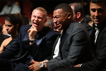 Phản ứng của Kylian Mbappe sau khi Messi giành Quả bóng vàng