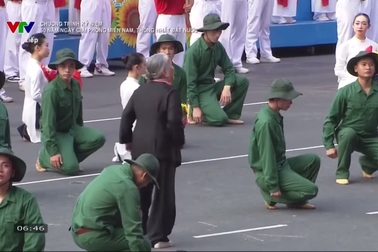 Nữ nghệ sĩ 80 tuổi lay động hàng triệu trái tim trong đại lễ 30/4