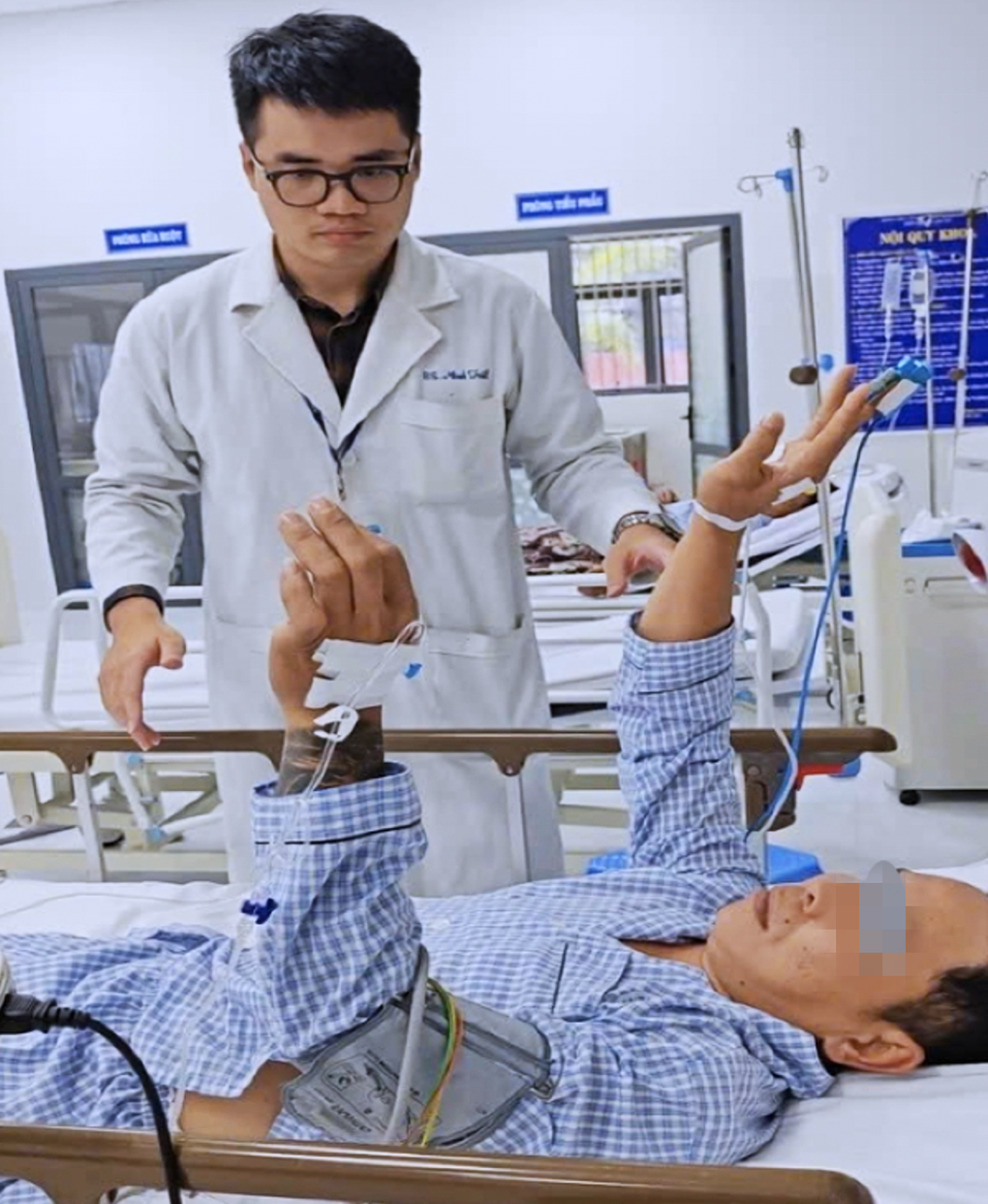 Direktøren for helsedepartementet i Ho Chi Minh-byen informerte om det første spesielle tilfellet i Con Dao - 1 Giám đốc Sở Y tế TPHCM thông tin ca bệnh đặc biệt lần đầu tiên ở Côn Đảo - 1
