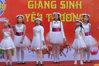 “Giáng sinh yêu thương” - Chuỗi hoạt động từ thiện ý nghĩa tại các viện nhi