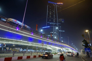 Hà Nội đa sắc màu đón xuân Bính Thân