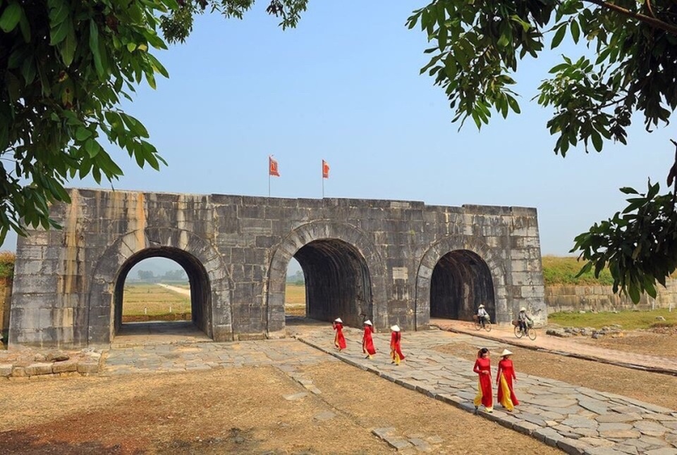 Giảm giá vé tham quan công trình kiến trúc độc nhất vô nhị tại Việt Nam - 2 Giảm giá vé tham quan công trình kiến trúc độc nhất vô nhị tại Việt Nam - 2