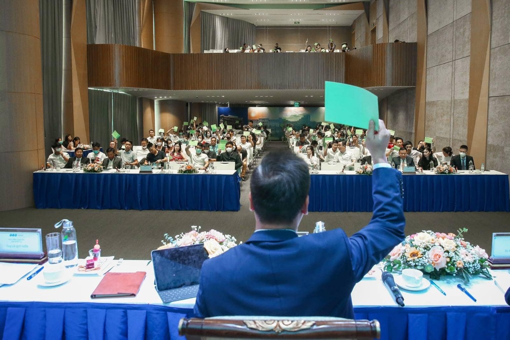 Nhiều lãnh đạo dưới thời ông Trịnh Văn Quyết ra đi, FLC kiện toàn bộ máy - 2 Nhiều lãnh đạo dưới thời ông Trịnh Văn Quyết ra đi, FLC kiện toàn bộ máy - 2