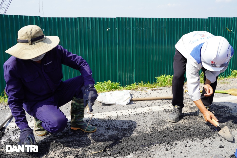 Hà Nội: Thi công nhà máy nước gây nứt lún đê, nhà dân trước mùa mưa bão - 13 Hà Nội: Thi công nhà máy nước gây nứt lún đê, nhà dân trước mùa mưa bão - 13