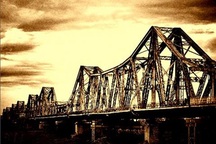 Cầu Long Biên - Có biểu đồ chịu lực nào uyển chuyển hơn thế?