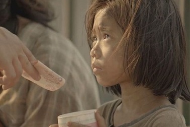 Thách nhau không khóc khi xem phim… quảng cáo của Thái Lan