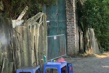 Nghi án chồng giết cả nhà 3 người rồi tự tử ở Hà Nội: Lời kể của hàng xóm