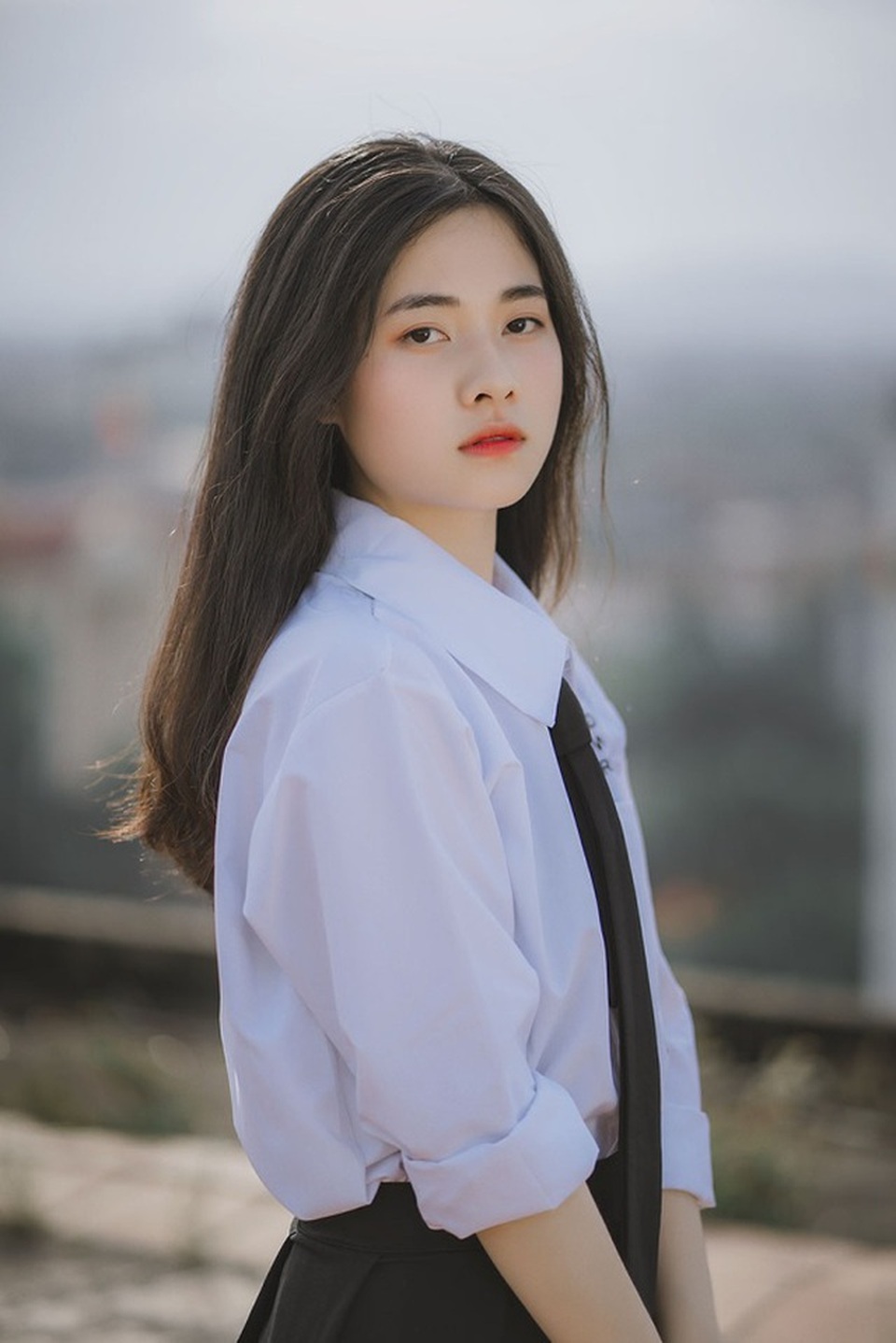 Top 3 nữ sinh xinh đẹp nổi bật trong bộ đồng phục - 4 Top 3 nữ sinh xinh đẹp nổi bật trong bộ đồng phục - 4