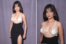 Táo bạo nhất Grammy 2023: Camila Cabello mặc áo ngực ngọc trai