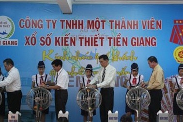 “Sếp” xổ số Tiền Giang nhận lương cao chót vót