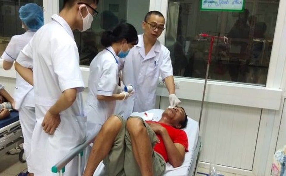 Bị hàng xóm dùng búa đánh thẳng vào mặt vì chuyện cái cống nước - 2