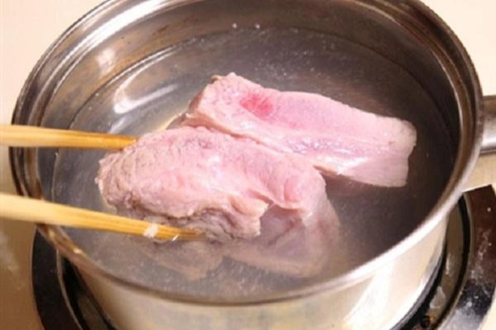 Tranh luận nảy lửa quanh chuyện dùng nước luộc thịt để luộc rau muống - 4 Tranh luận nảy lửa quanh chuyện dùng nước luộc thịt để luộc rau muống - 4