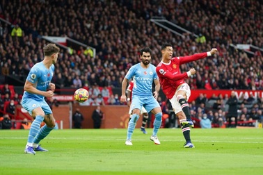 HLV Pep Guardiola: "Ronaldo vô cùng sắc bén trong vòng cấm"