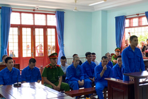 11 người lĩnh án tù vì tranh giành "bảo kê" nữ tiếp viên karaoke