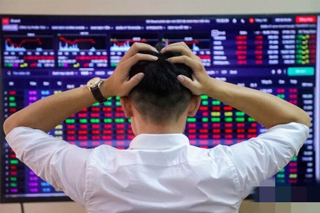Công chức, viên chức bỏ việc đi chơi chứng - 1 Công chức, viên chức bỏ việc đi chơi chứng - 1