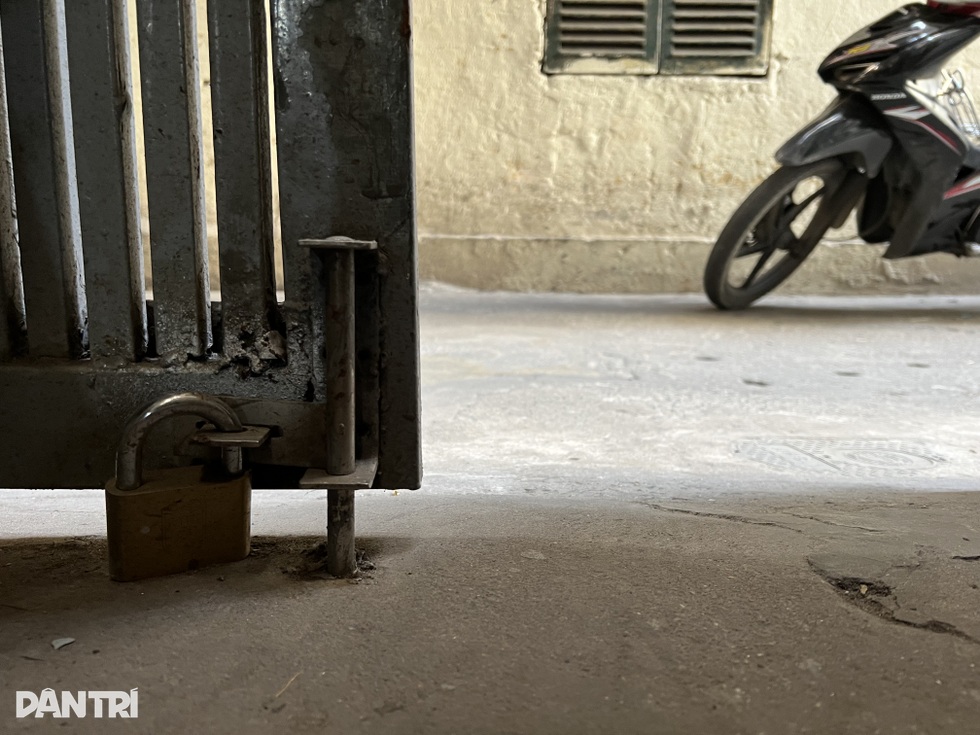Mất tình làng xóm vì ngõ đi chung ở Hà Nội: Khóa một cửa, kê tủ chặn lối - 5