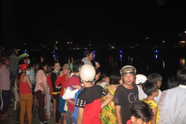 Vớt được xác thanh niên nhảy xuống hồ nước trốn truy sát