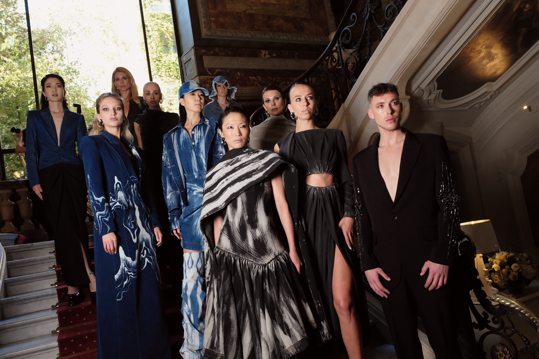 Thiết kế denim phá cách gây ấn tượng tại Tuần lễ thời trang Paris