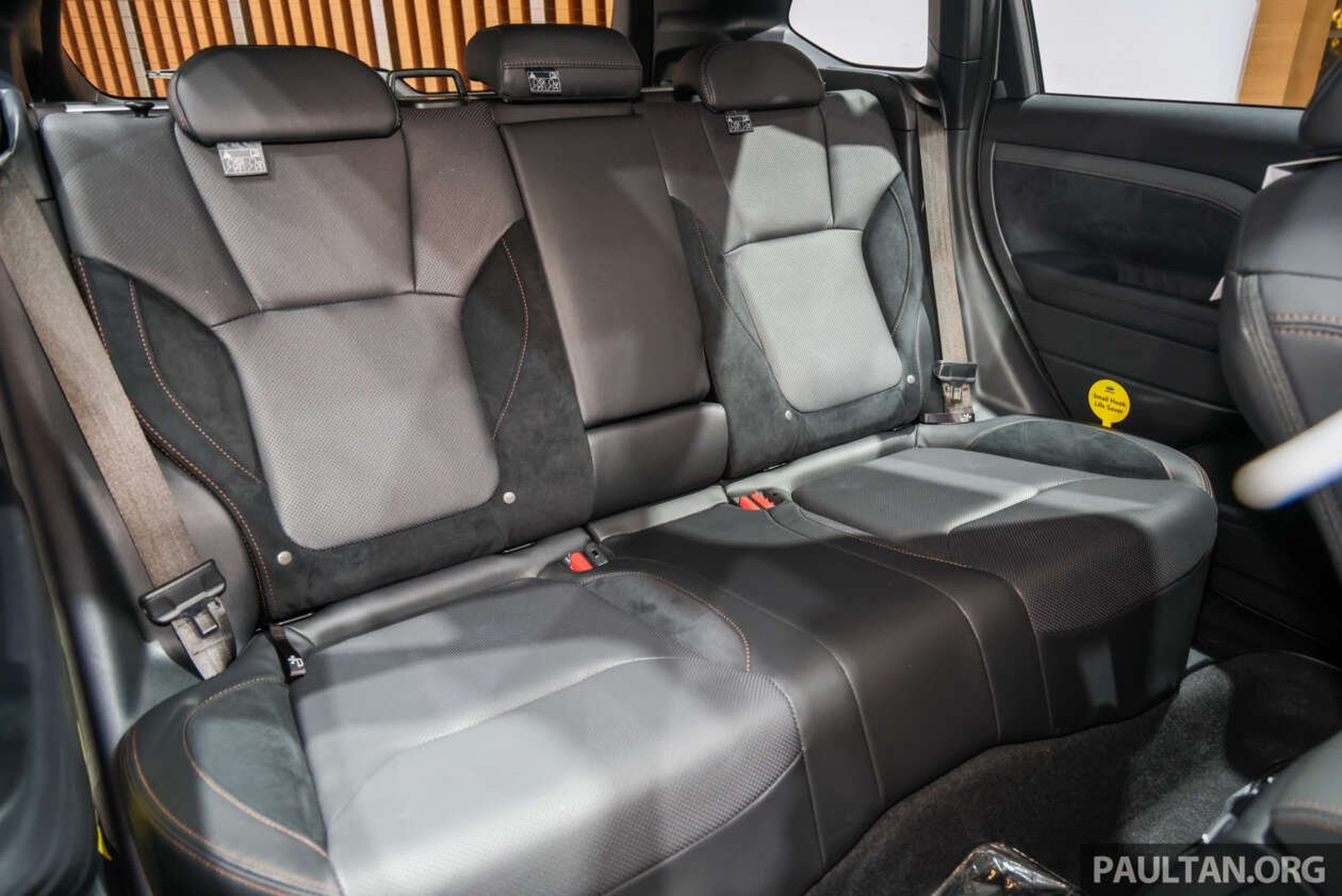 Cận cảnh Subaru Forester 2025 vừa ra mắt Đông Nam Á: Chỉ có bản máy xăng - 12 Cận cảnh Subaru Forester 2025 vừa ra mắt Đông Nam Á: Chỉ có bản máy xăng - 12