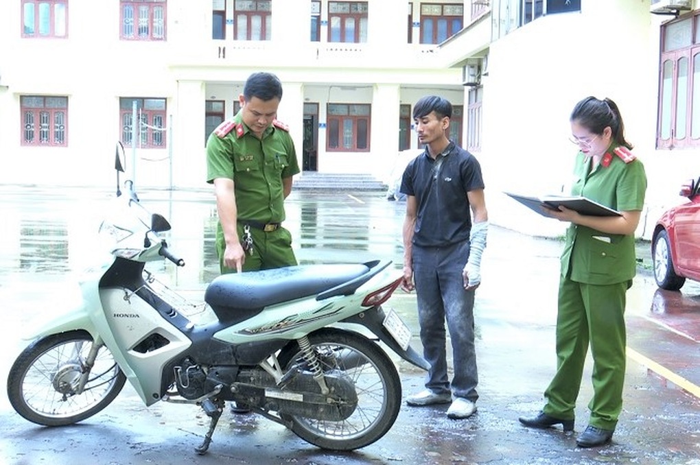 Nam thanh niên vừa ra tù lại tiếp tục đi cướp tài sản - 1 Nam thanh niên vừa ra tù lại tiếp tục đi cướp tài sản - 1