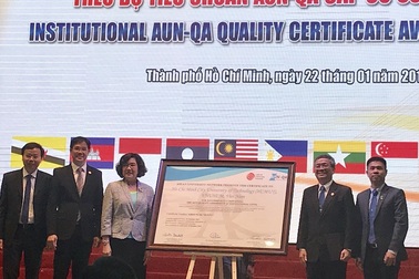 Trường đại học đầu tiên đạt hai chuẩn kiểm định quốc tế uy tín