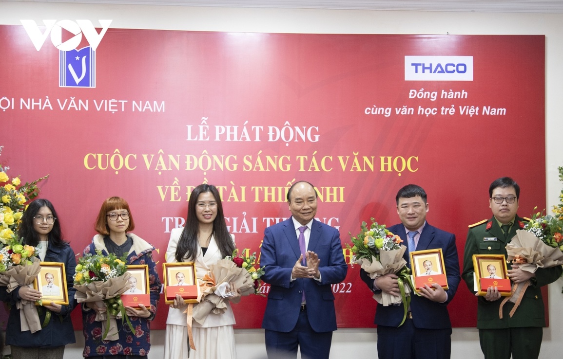 Phát động sáng tác văn học về đề tài thiếu nhi và trao giải Tác giả trẻ - 5 Phát động sáng tác văn học về đề tài thiếu nhi và trao giải Tác giả trẻ - 5