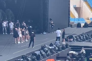 Nhóm Blackpink tập dượt sân khấu