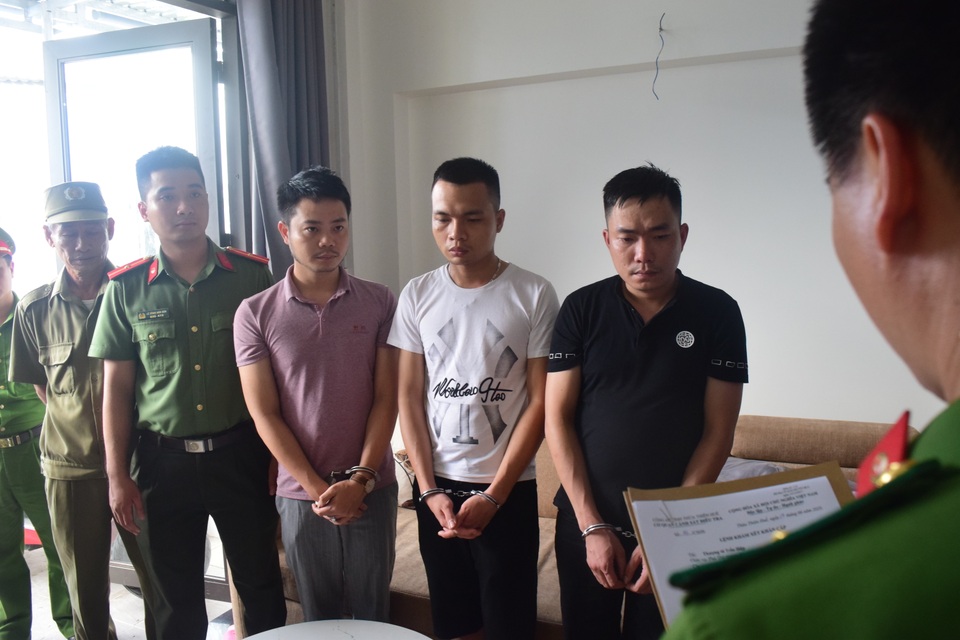 Đường dây lừa đảo công nghệ cao lừa chiếm hơn 100 tỷ đồng - 2 Đường dây lừa đảo công nghệ cao lừa chiếm hơn 100 tỷ đồng - 2