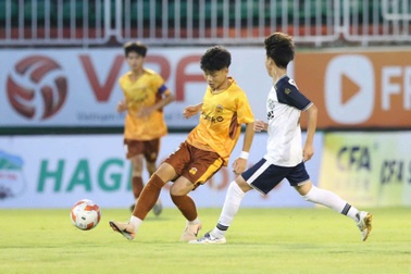 HLV Kim Sang Sik dự lễ khai mạc festival bóng đá quốc tế U14 Gia Lai 2026