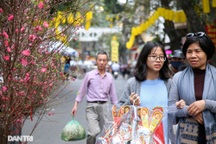 Chợ hoa Hàng Lược bắt đầu khoe sắc đón người dân sắm Tết